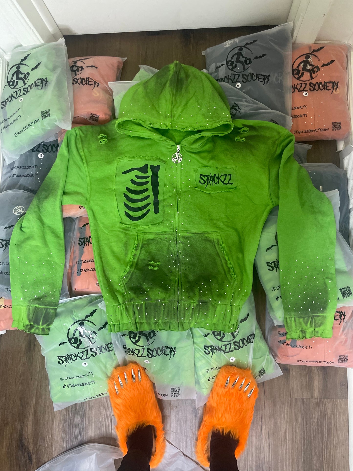 Z-   ᴠ2 ʀʜɪɴᴇꜱᴛᴏɴᴇ ʜᴏᴏᴅɪᴇꜱ