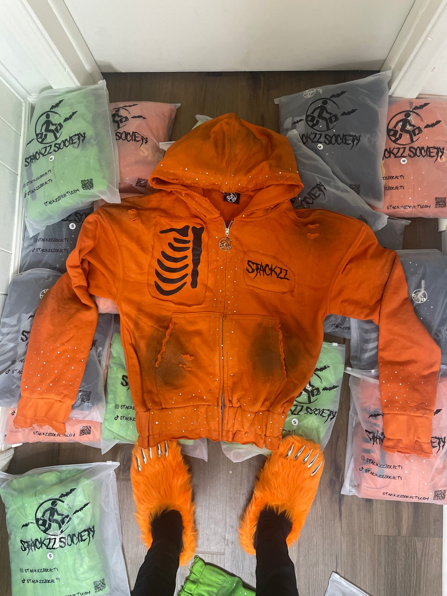 Z-   ᴠ2 ʀʜɪɴᴇꜱᴛᴏɴᴇ ʜᴏᴏᴅɪᴇꜱ