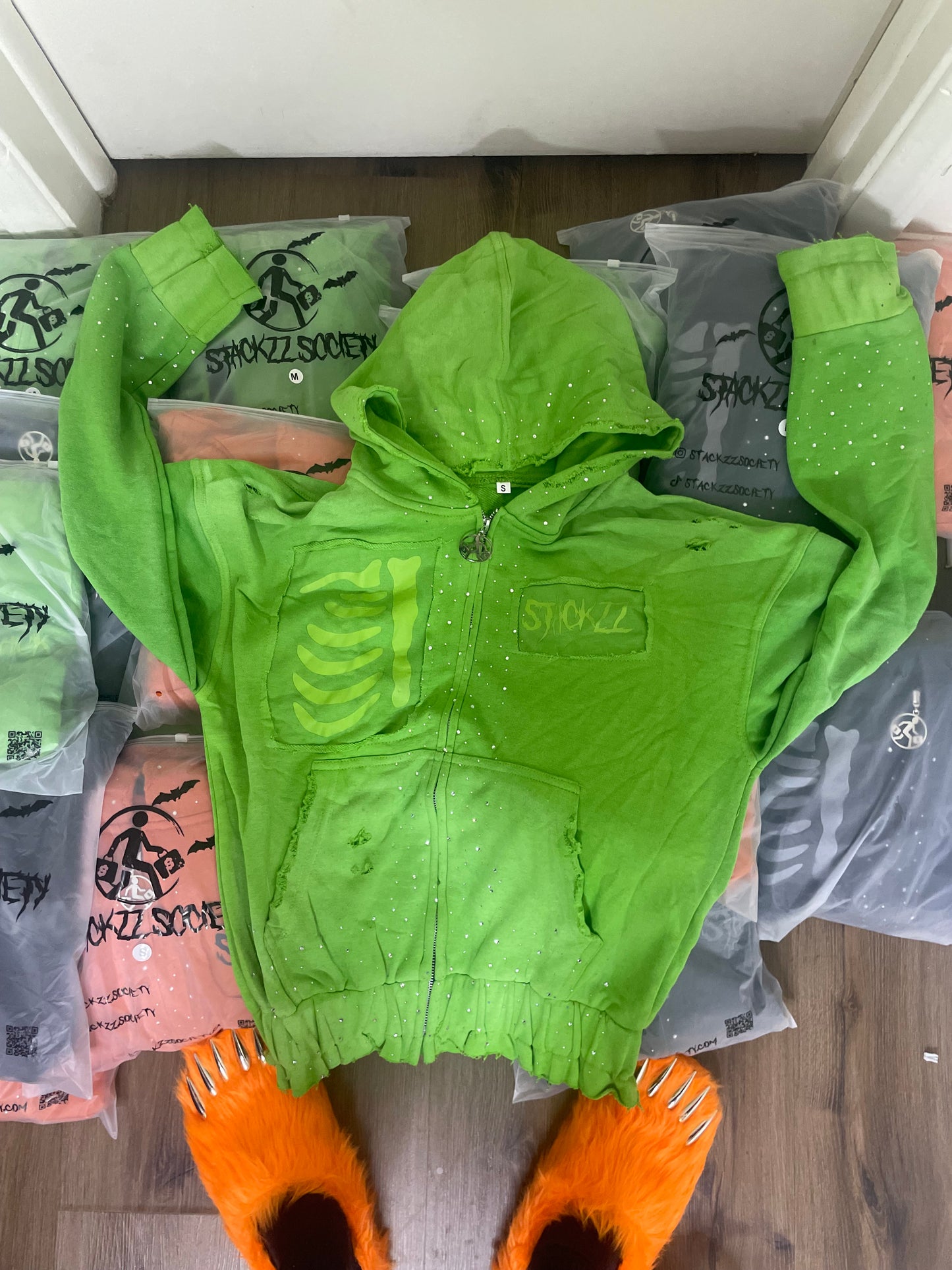 Z-   ᴠ2 ʀʜɪɴᴇꜱᴛᴏɴᴇ ʜᴏᴏᴅɪᴇꜱ